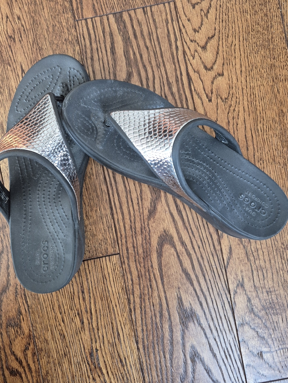 CROCS Women's Metallic Silver-Thong Sandals